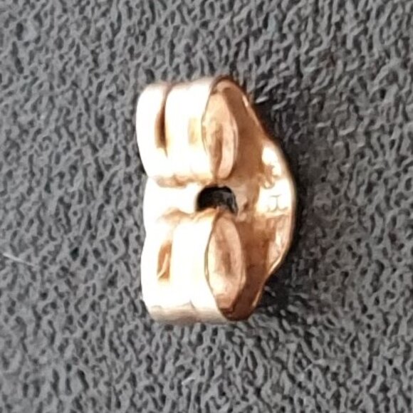 Dainty Vintage 14K Gold & Natural Sapphire Stud Earrings - Picture 12 of 12